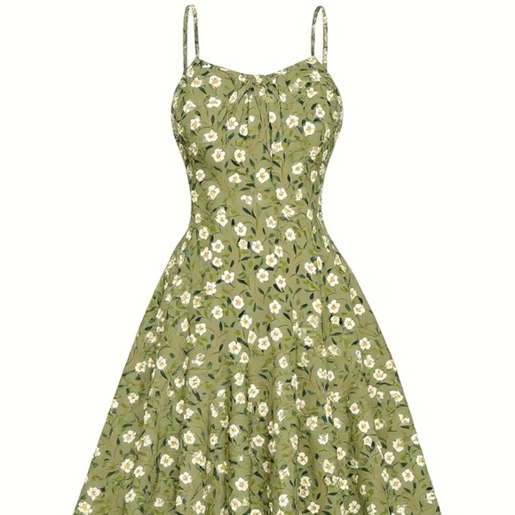 Dresses & Skirts - 🐣Spring In🐣Vintage 50’s Vibe Green Floral Dress
